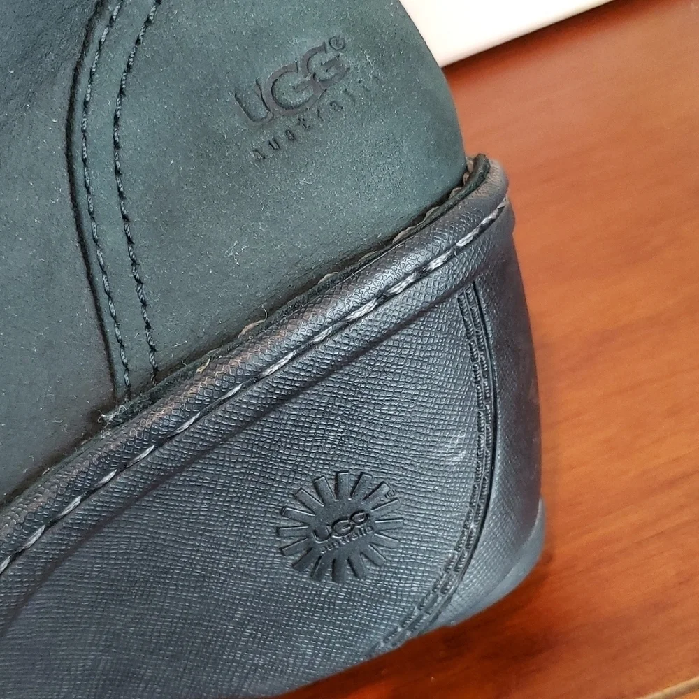 UGG Gray Boots with Knit Cuff - 6